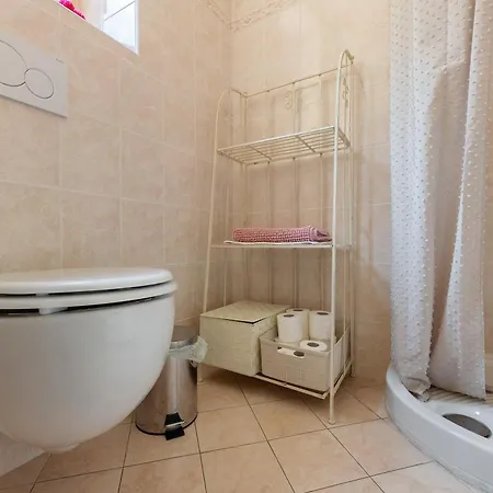 Casa Venanzio E Martino - *